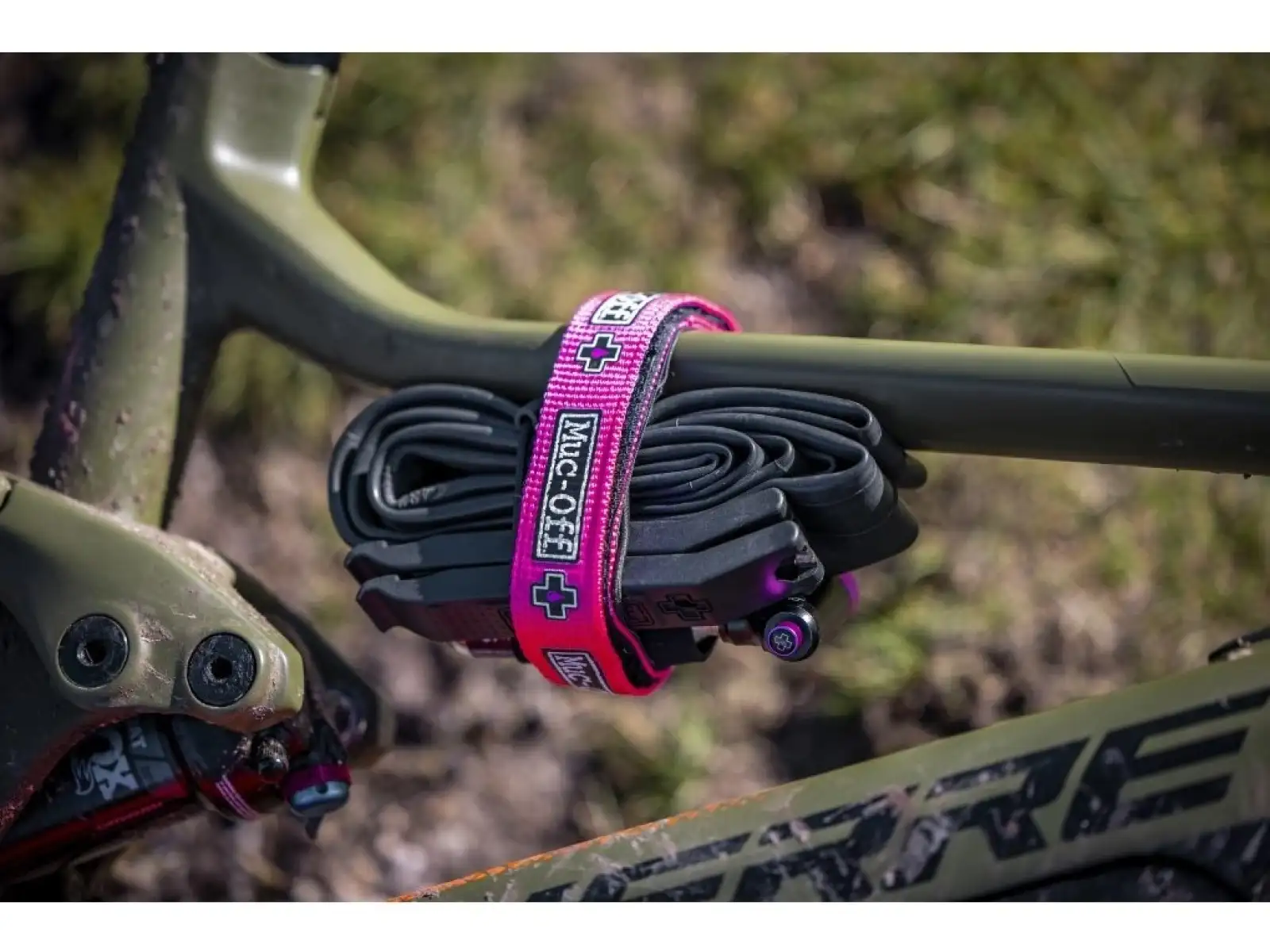 Muc Off Utility Frame Strap popruh na uchycení k rámu růžová