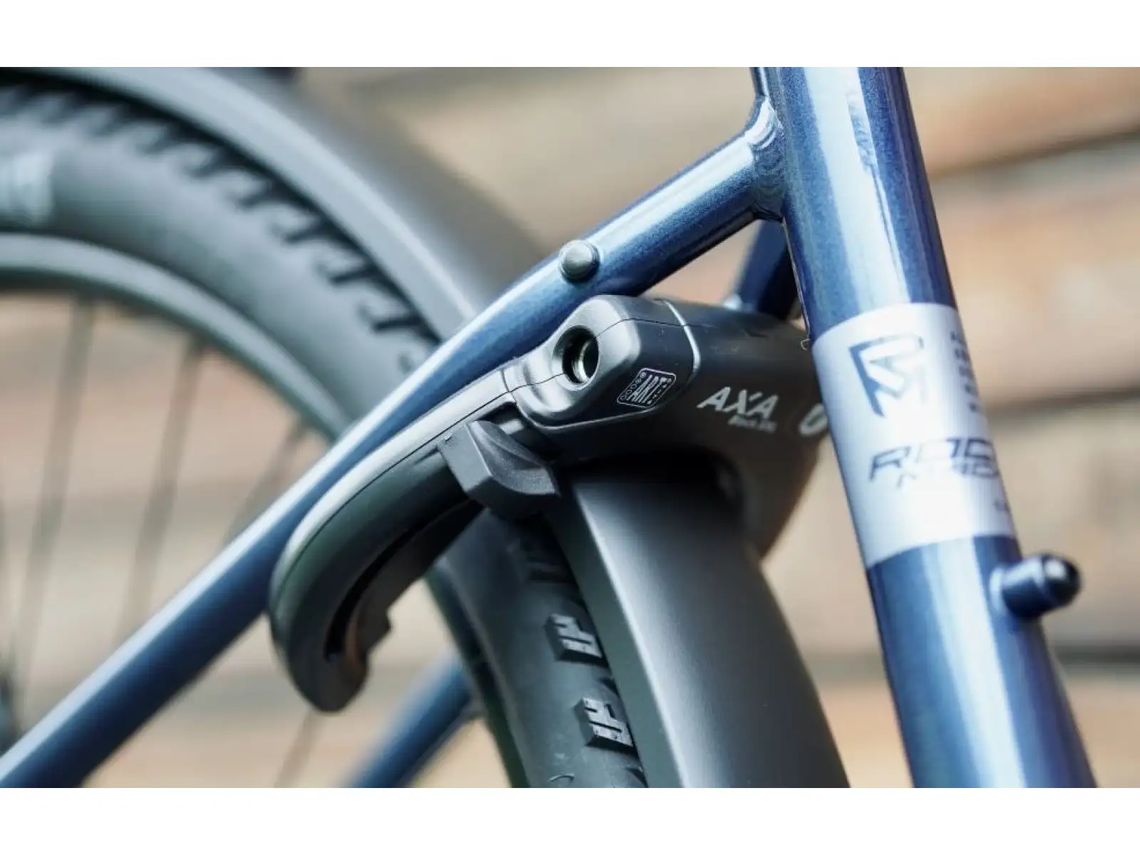 Rock Machine Crossride e450 krosové elektrokolo Gloss Metallic Navy/Silver