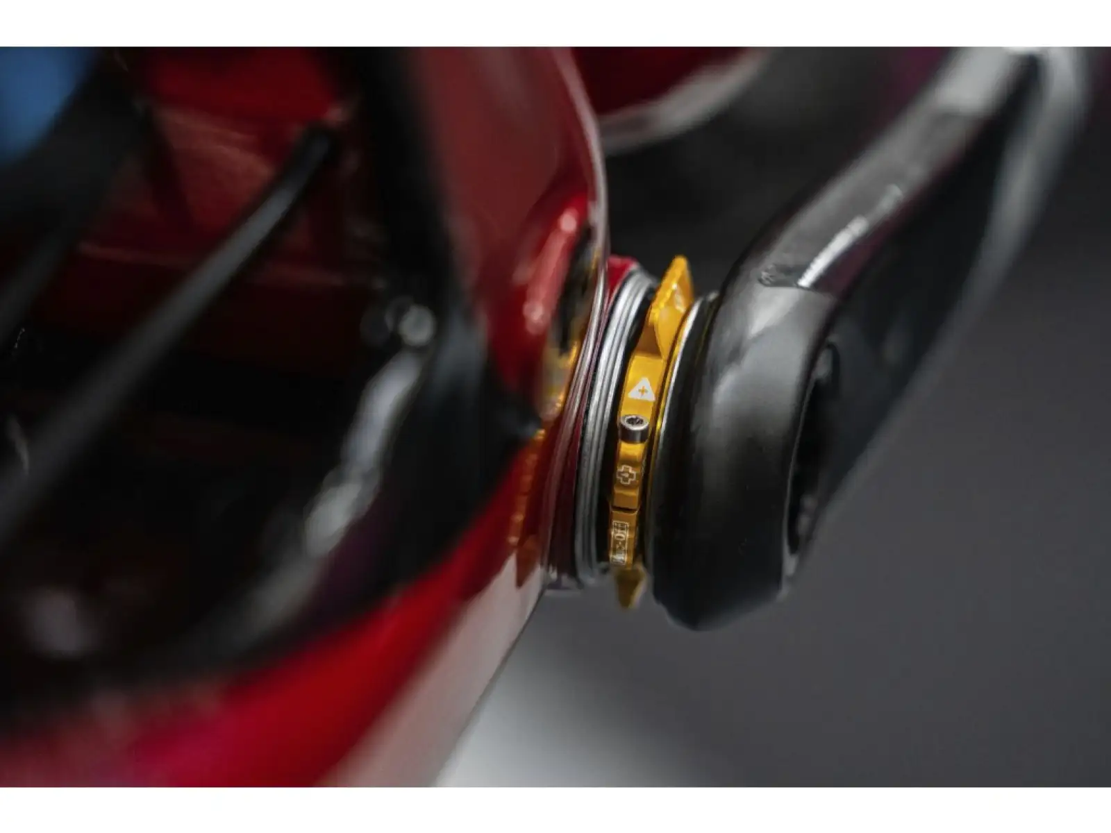 Muc-Off Crank Preload Ring předpínací kroužek ke klikám stříbrná