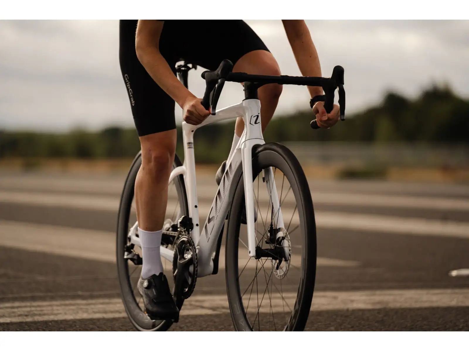 Isaac Meson Ultegra Di2 silniční kolo Mineral White