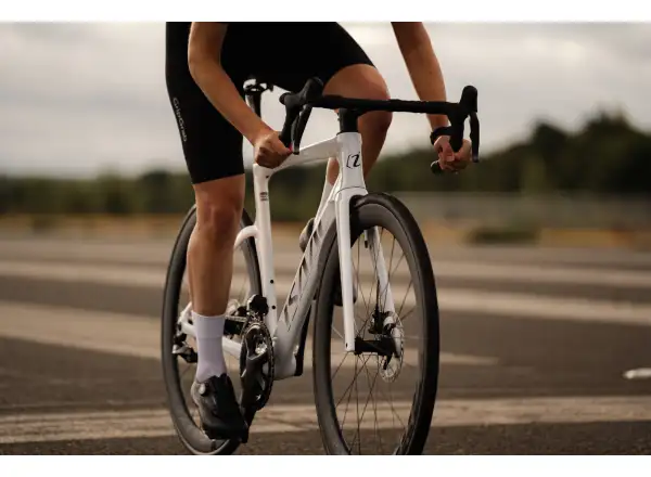 Isaac Meson Ultegra Di2 silniční kolo Mineral White