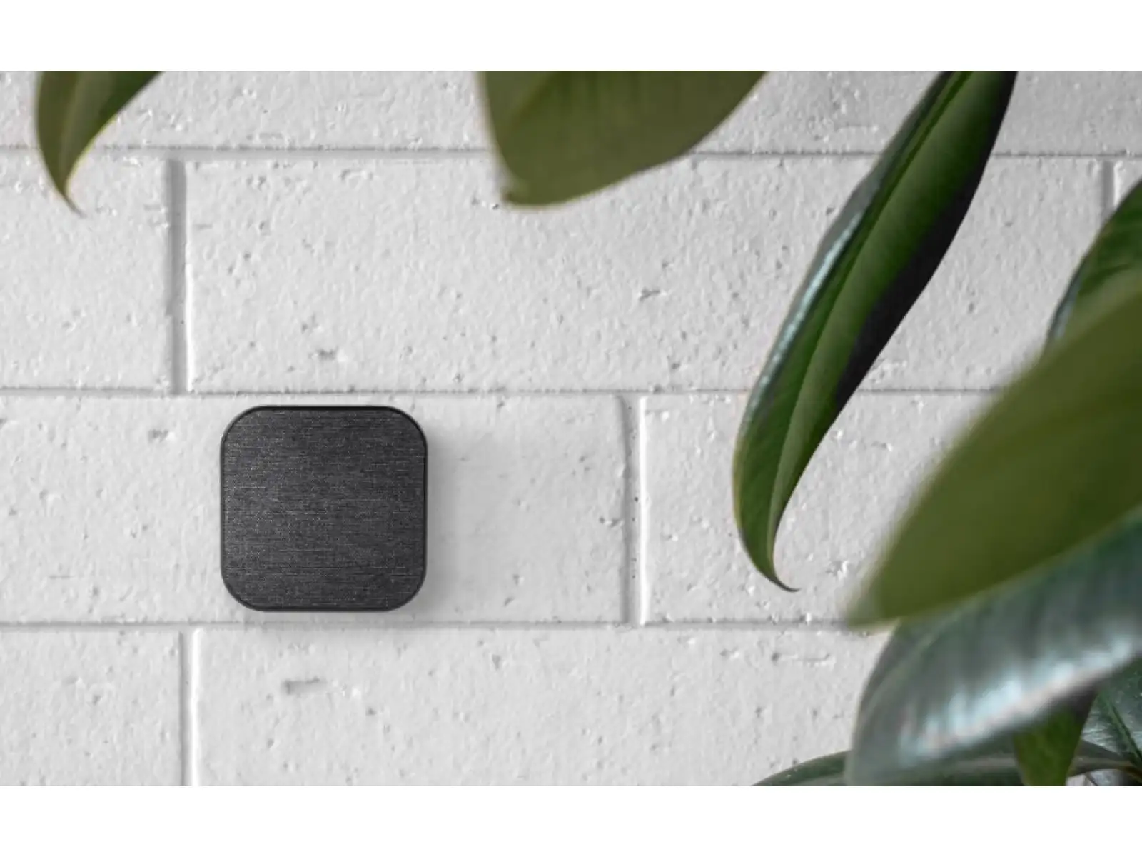 Peak Design Wall Mount magnetický držák na mobil Charcoal