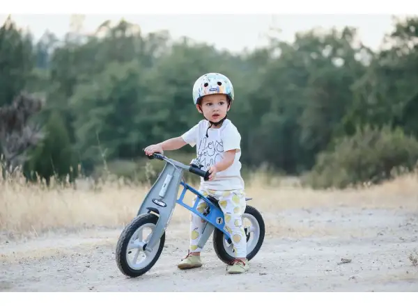 First Bike BASIC LIGHT BLUE dětské odrážedlo bez brzdy