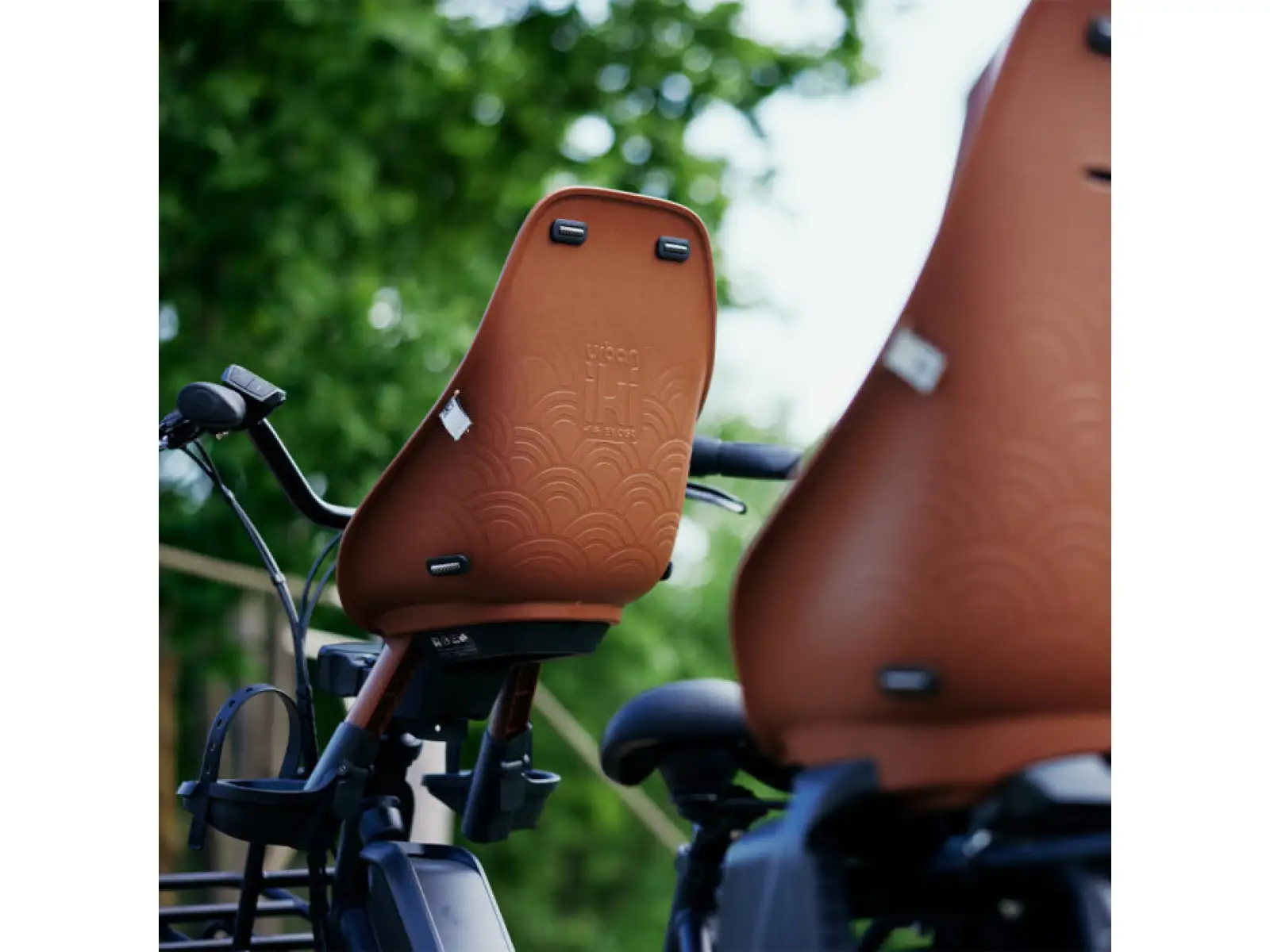 Urban Iki BIO dětská sedačka přední s adaptérem na představec Haniwa Brown/Bincho Black