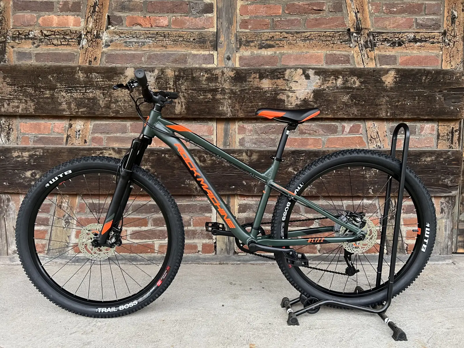 Rock Machine Blizz 27 HD dětské kolo Mat Khaki/Neon Orange/Black