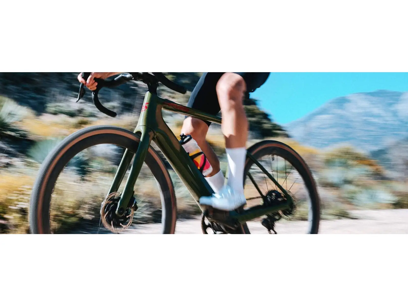 Cervélo Rouvida Force XPLR AXS 1 silniční elektrokolo Expedition Green