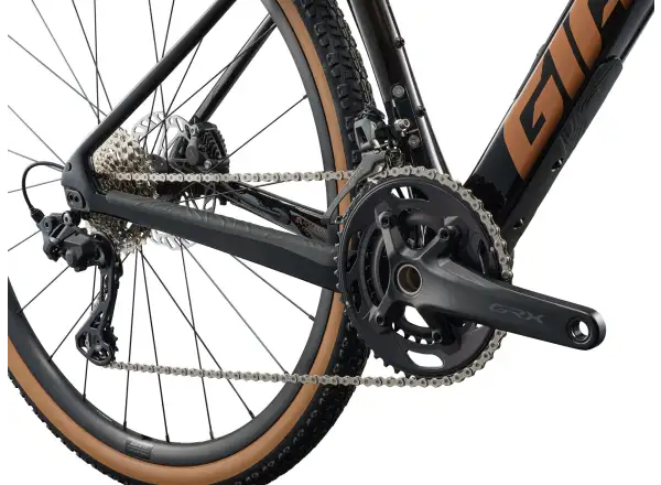 Giant Revolt Advanced 2 gravel kolo Carbon Smoke