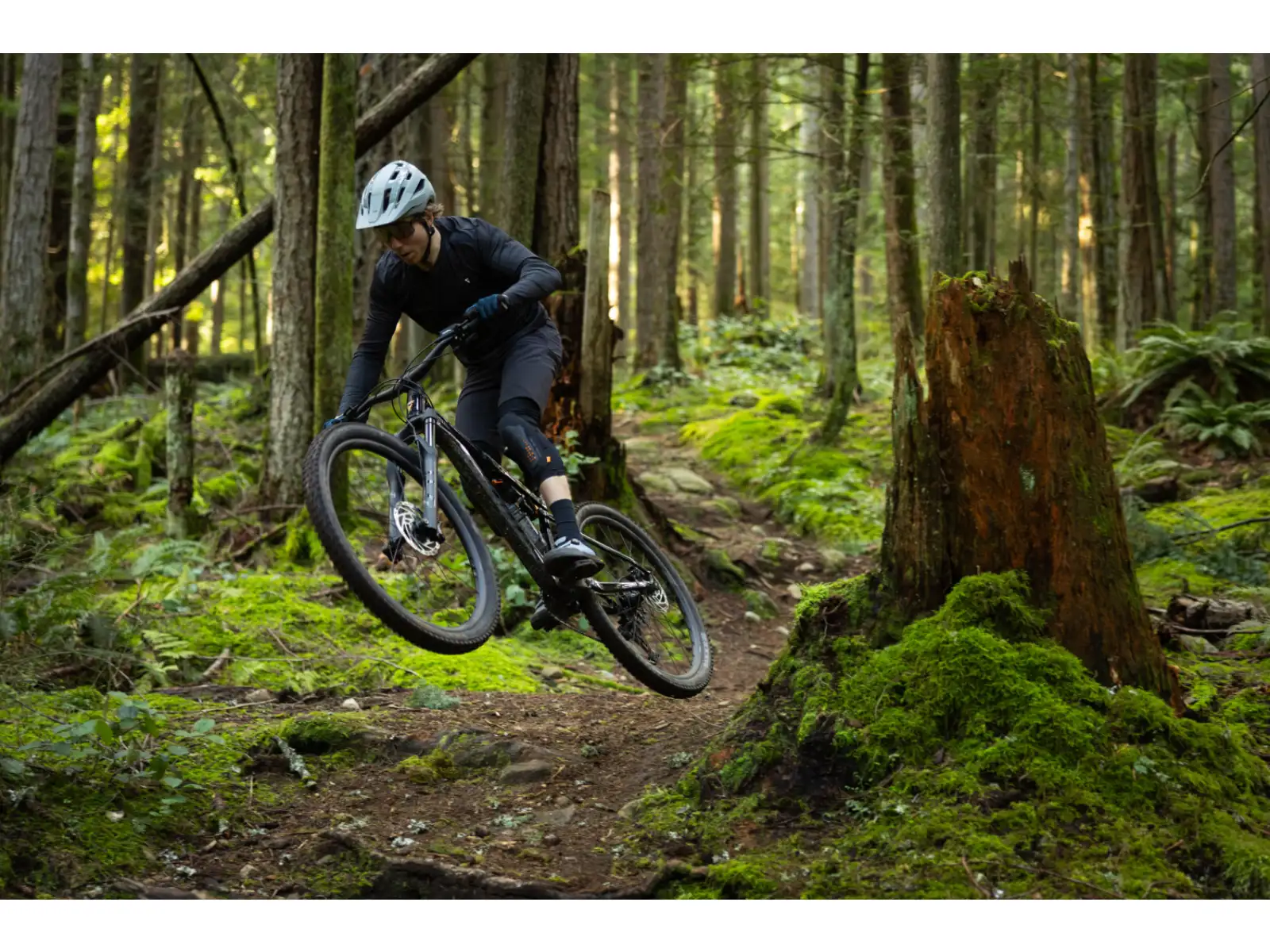 Giant Stance 2026 horské kolo Black