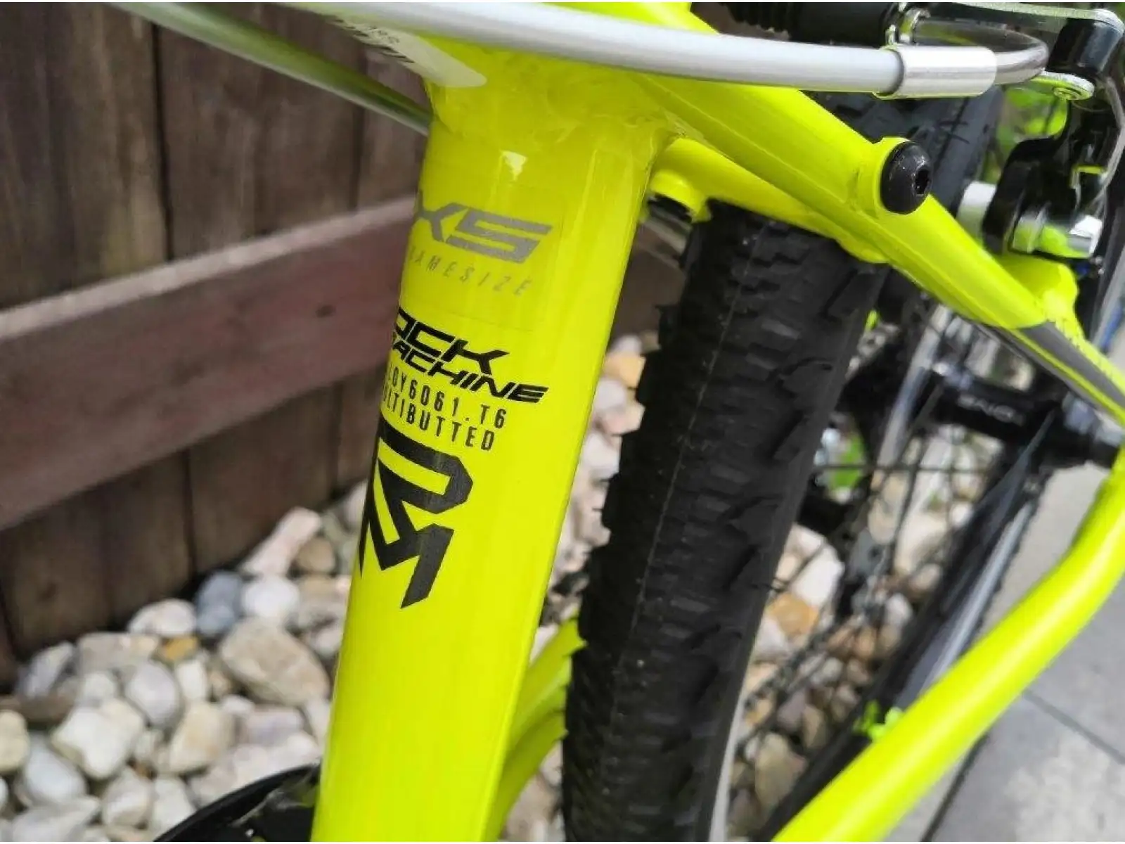 Rock Machine Thunder 24 Gloss Radioactive Yellow/Black/Dark Grey dětské kolo