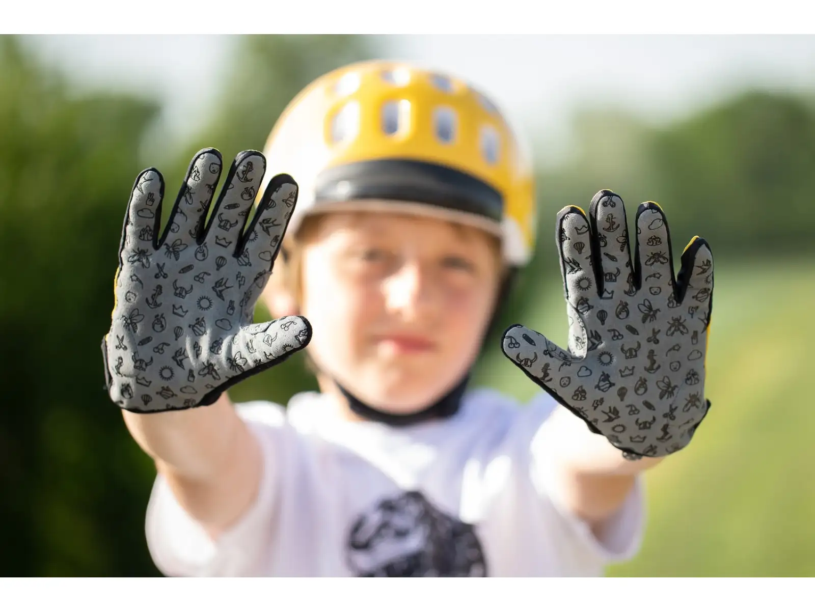 Woom 7 dětské rukavice černá vel. 7 (14 cm)