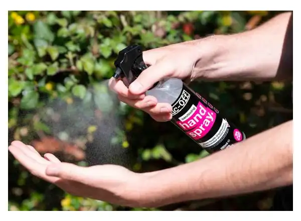 Muc Off Sanitising Hand Spray antibakteriální sprej na ruce 250 ml