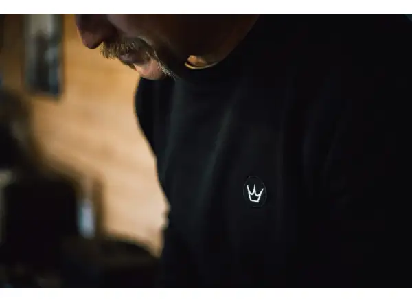 Peatys Embroidered Crew Jumper pánský svetr Crown / Black