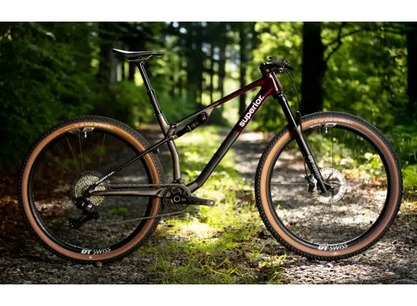 Superior XF 9.6 Team celoodpružené kolo Gloss Carbon/Red Carbon