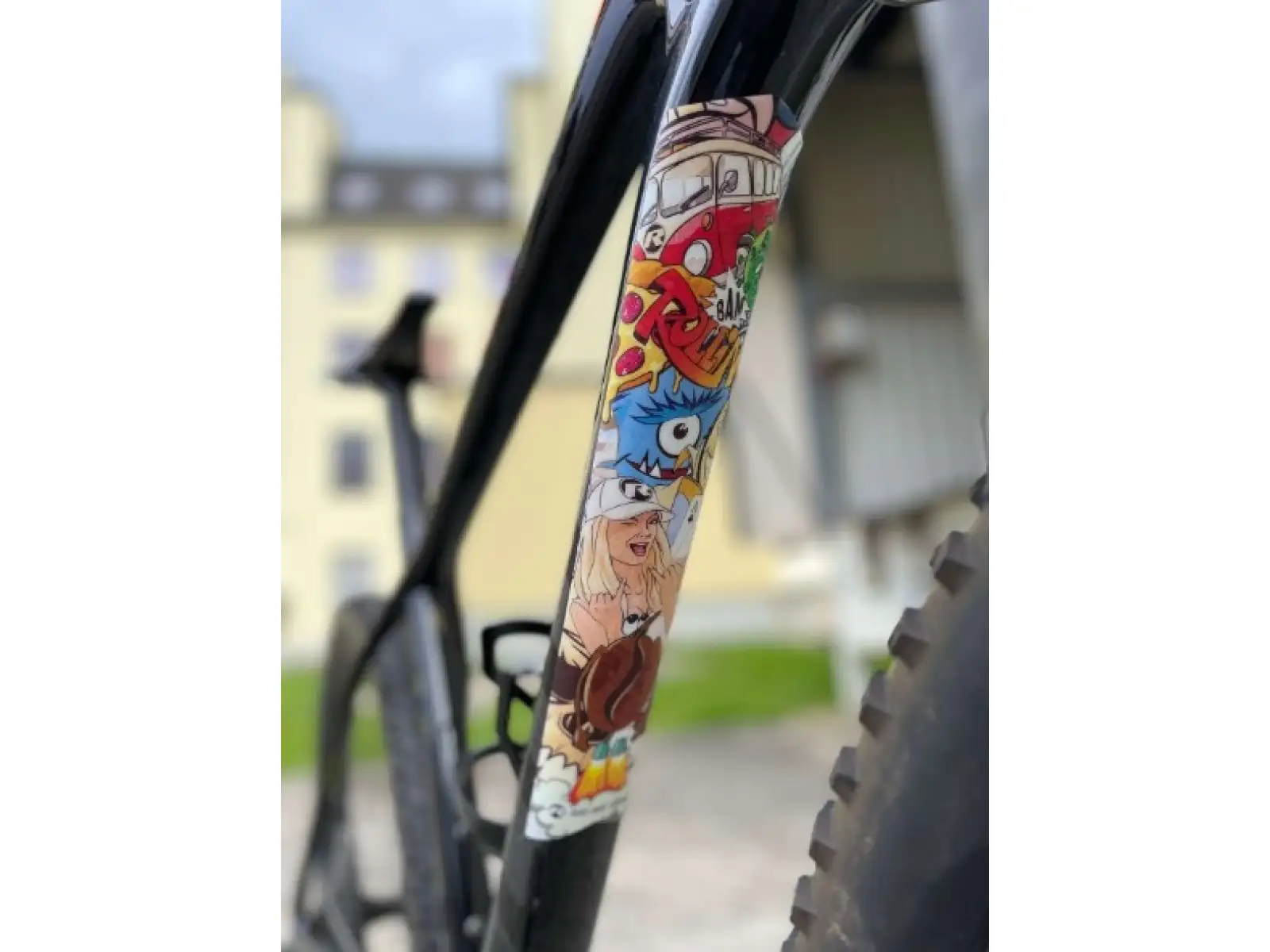 Rie:sel Design TAPE 3000 fólie na rám Stickerbomb Eyecatcher