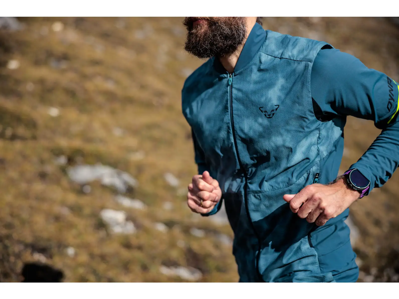 Dynafit Trail Reflective Insulation pánská běžecká vesta Cinder