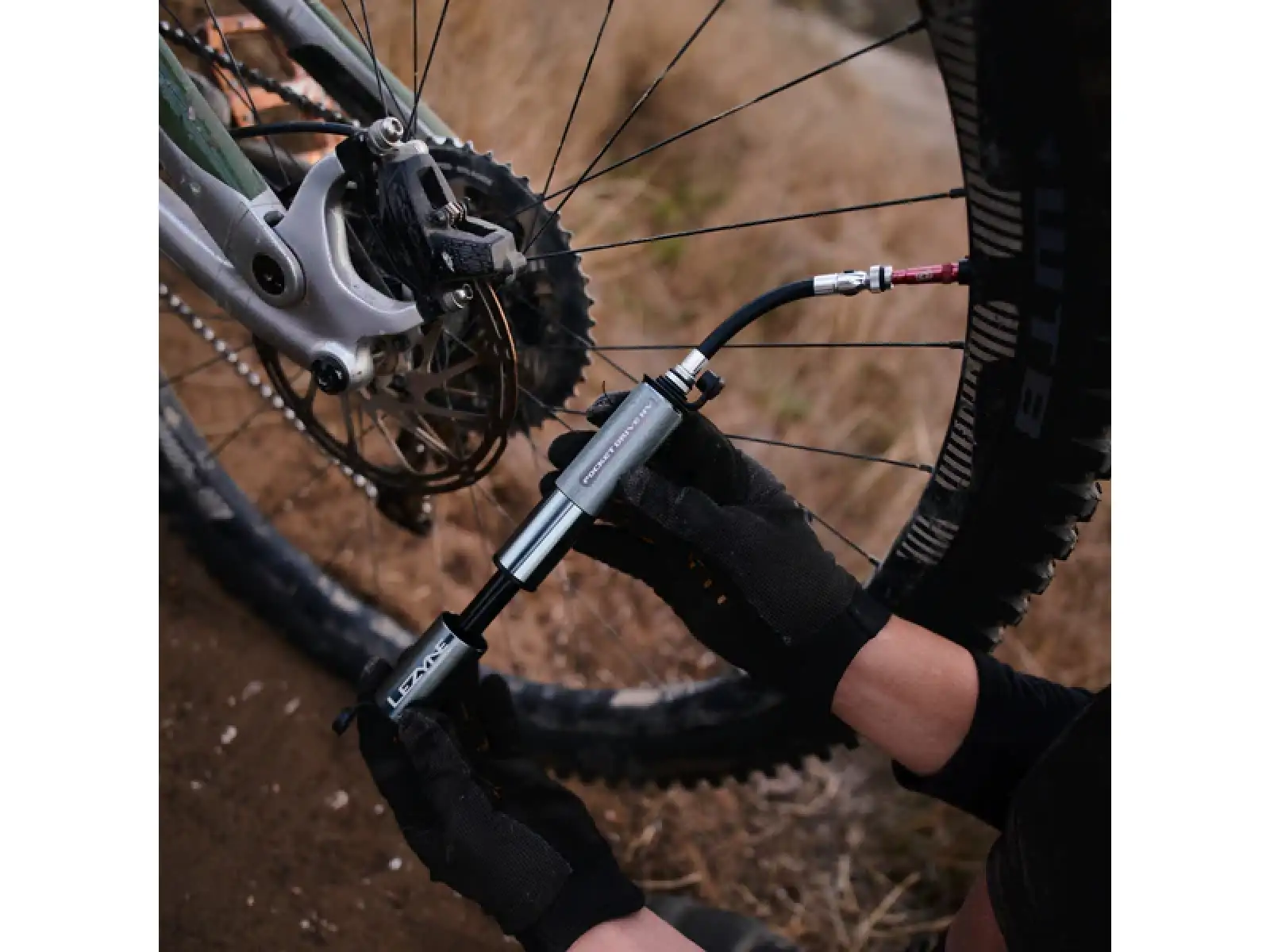 Lezyne Pocket Drive HV pumpa Lite Grey
