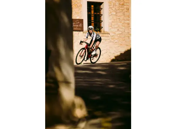 Cannondale Synapse Carbon 4 silniční kolo Metallic Red