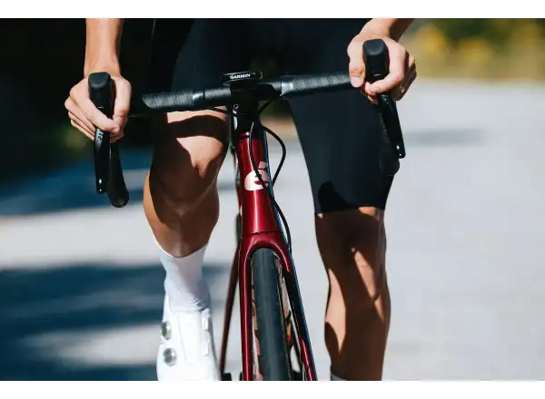 Cervélo Caledonia 105 Di2 silniční kolo Carmine