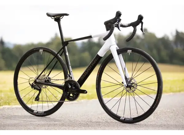 Superior X-Road 9.3 GF silniční kolo matte carbon / white