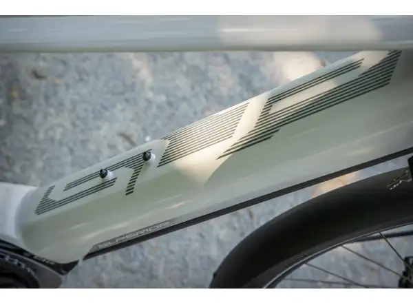 Superior eXR 6050 B Touring trekingové elektrokolo Gloss Gray/Chrome Silver