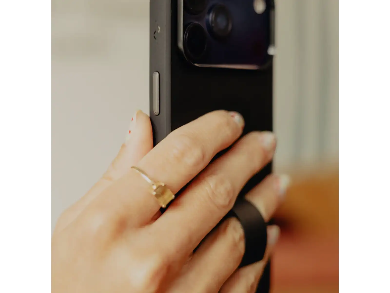 Peak Design Everyday Clarino Loop Case iPhone 17 Pro Black