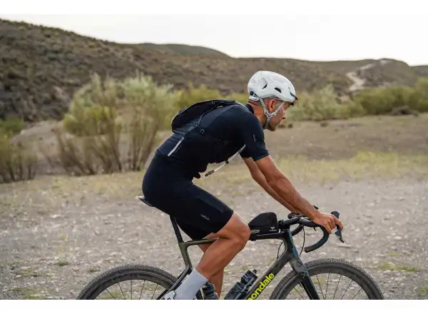 Apidura Racing Hydration cyklistická vesta 2 l černá