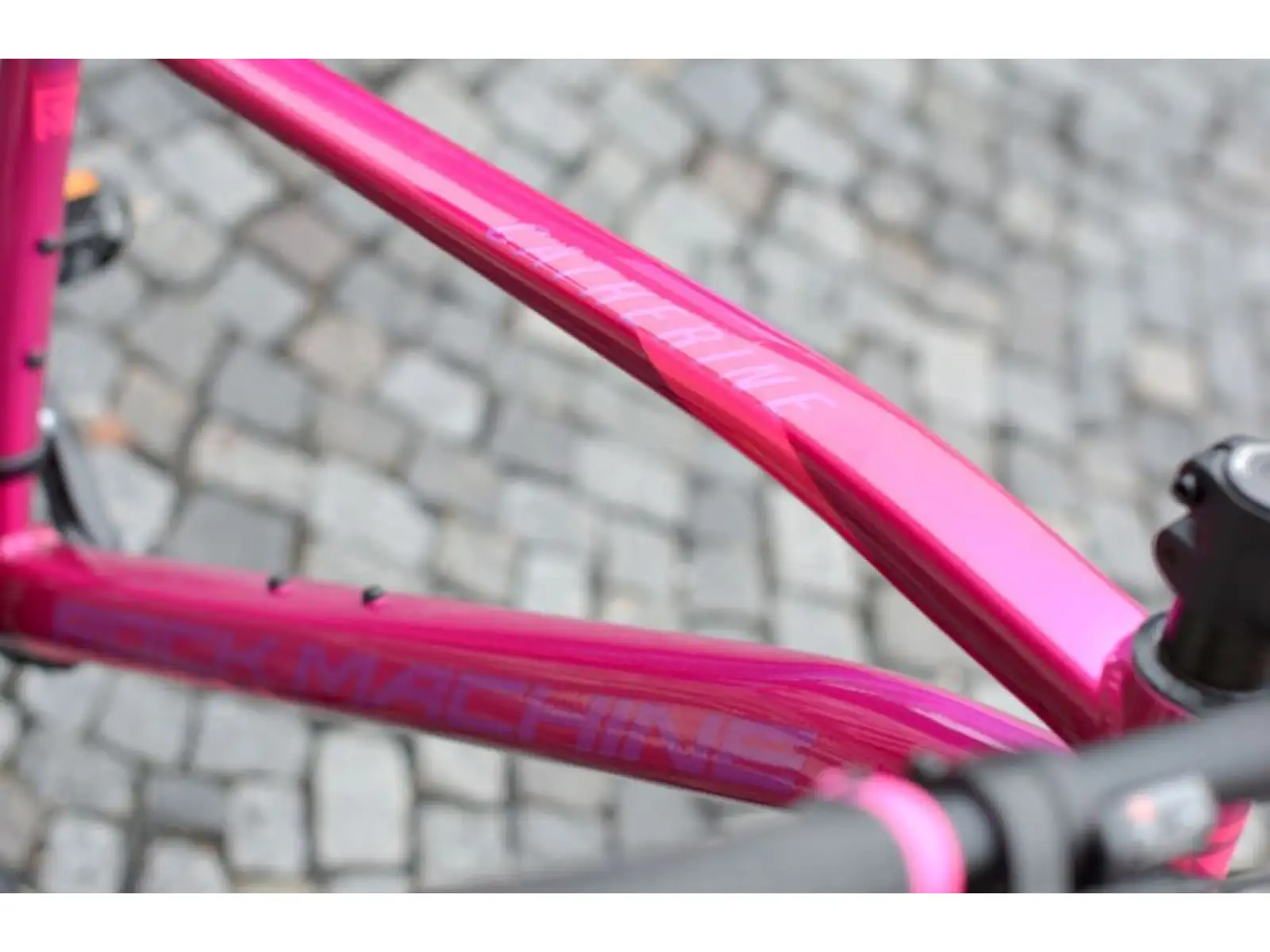 Rock Machine Catherine 40-27 gloss pink/light pink/crimson horské kolo