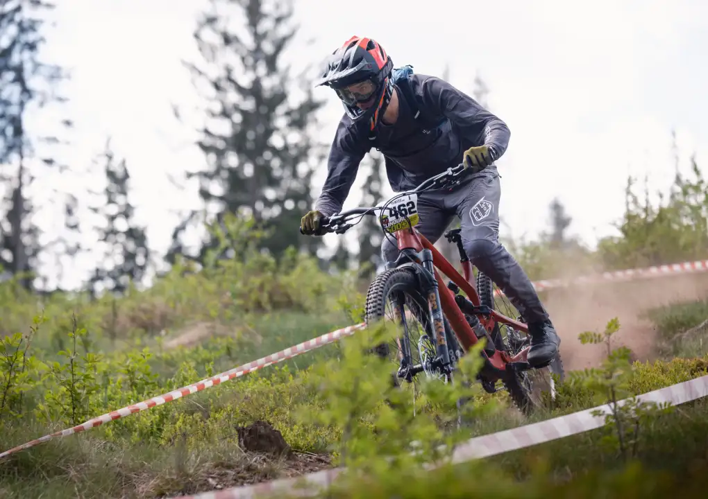Blinduro 500+ Lipno 2025 – když se hobby jezdci rozjedou na plný plyn
