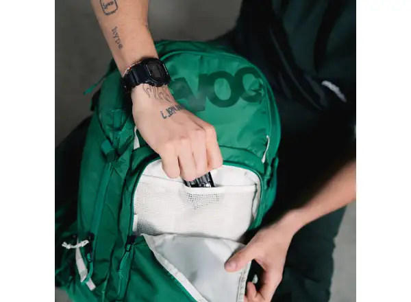 Evoc Explorer Pro 30 batoh Bottle Green