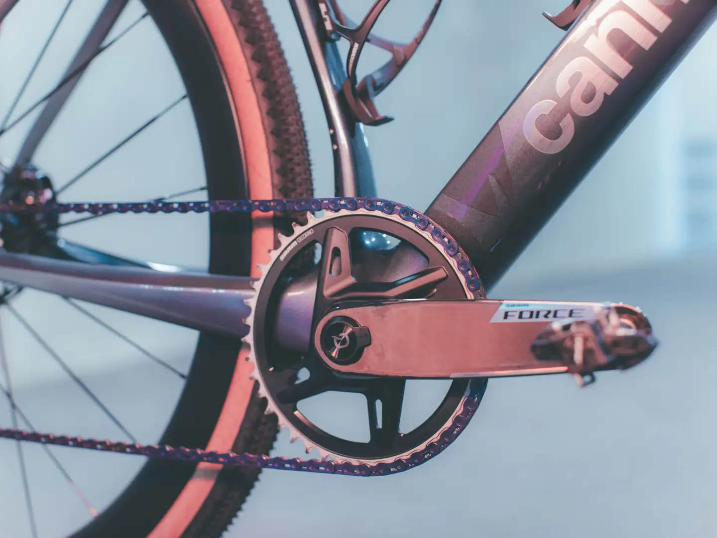 Nová generace silničních a gravel sad SRAM Force a Rival AXS / XPLR
