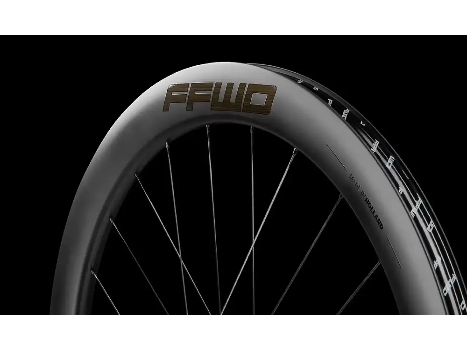 FFWD RYOT55 V2 FFWD N/GAGE 2:1 silniční zapletená kola