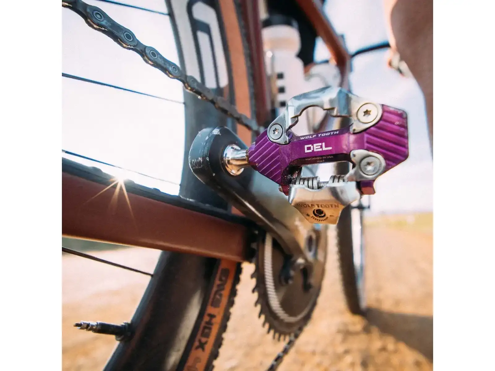 WOLF TOOTH DEL Gravel Race Clipless pedály Ultraviolet Purple
