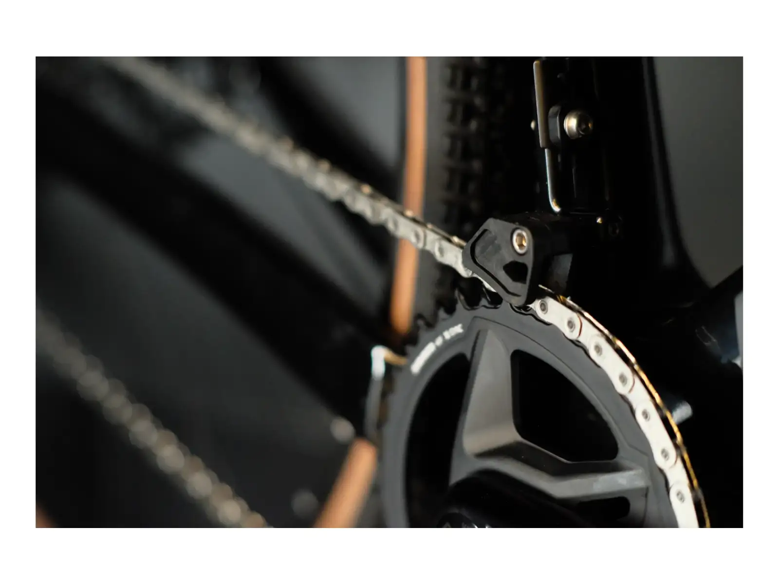 Rock Machine Gravelride CRB 900 AXS gravel kolo Stealth Black VZOREK