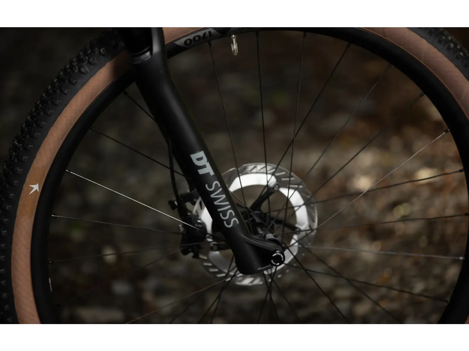 Superior XP 9.8 horské kolo Matte Carbon/Dark Chrome