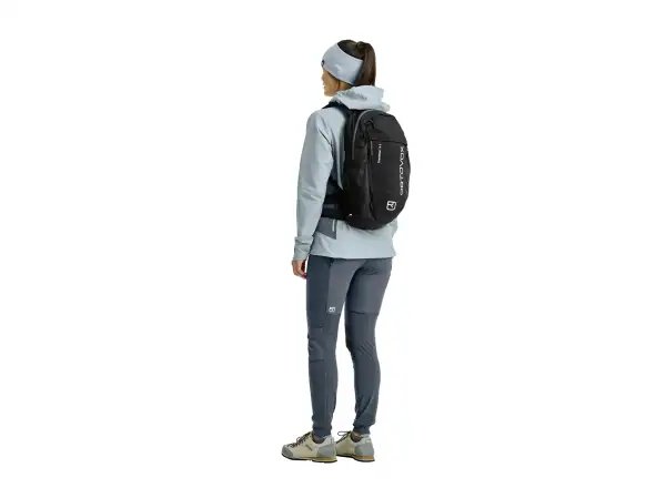 Ortovox Traverse 18 S horolezecký batoh 18 l Wild Berry