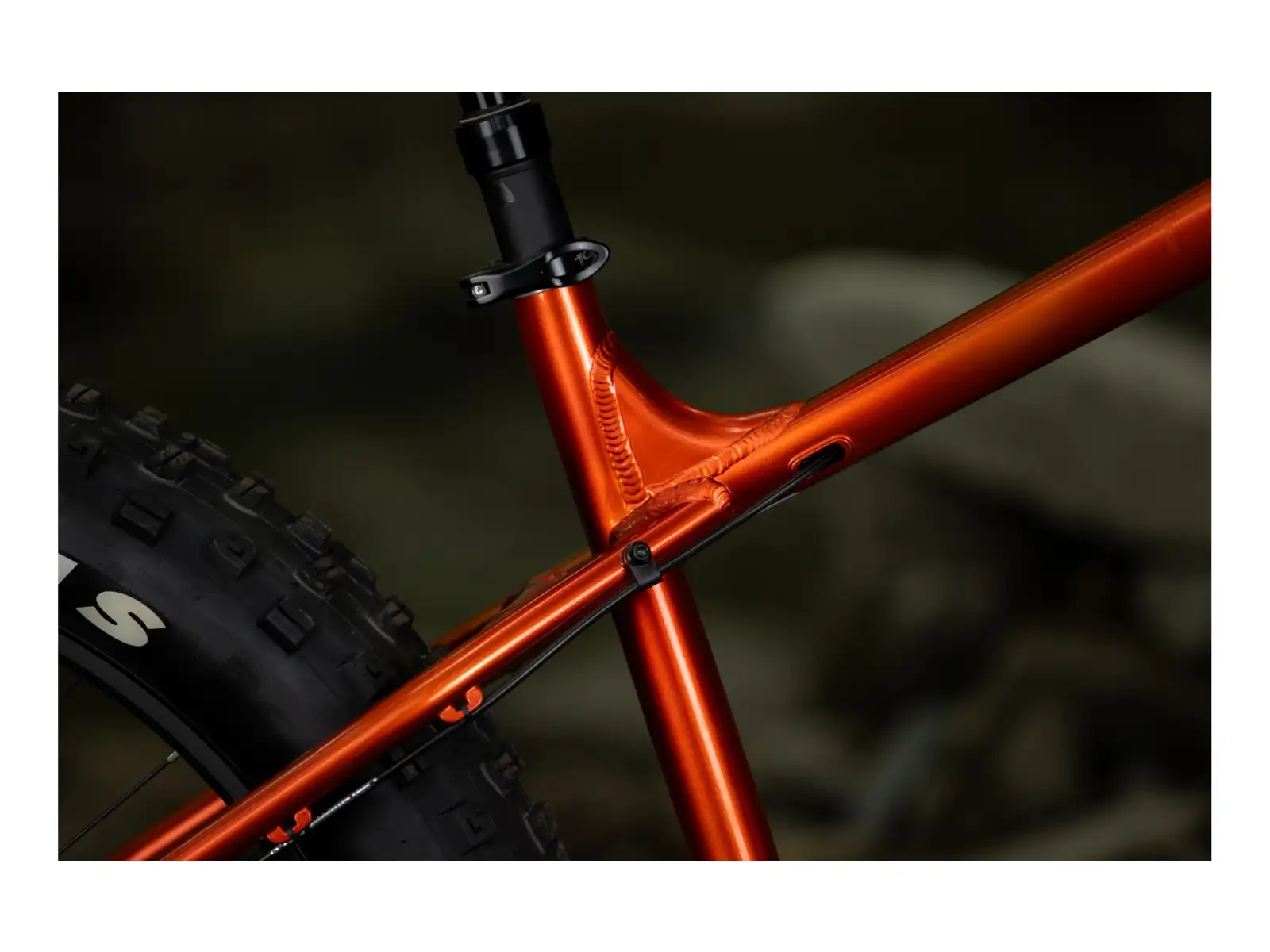 Rock Machine VYÖRY e90-26 fatbike elektrokolo Metallic Orange/Black VZOREK