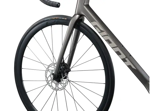 Giant TCR Advanced 2 KOM silniční kolo Stealth Chrome