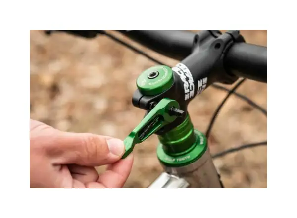 Wolf Tooth Axle Handle multiklíč 10 funkcí černá