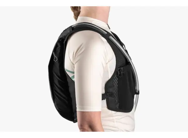 Apidura Racing Hydration cyklistická vesta 2 l černá