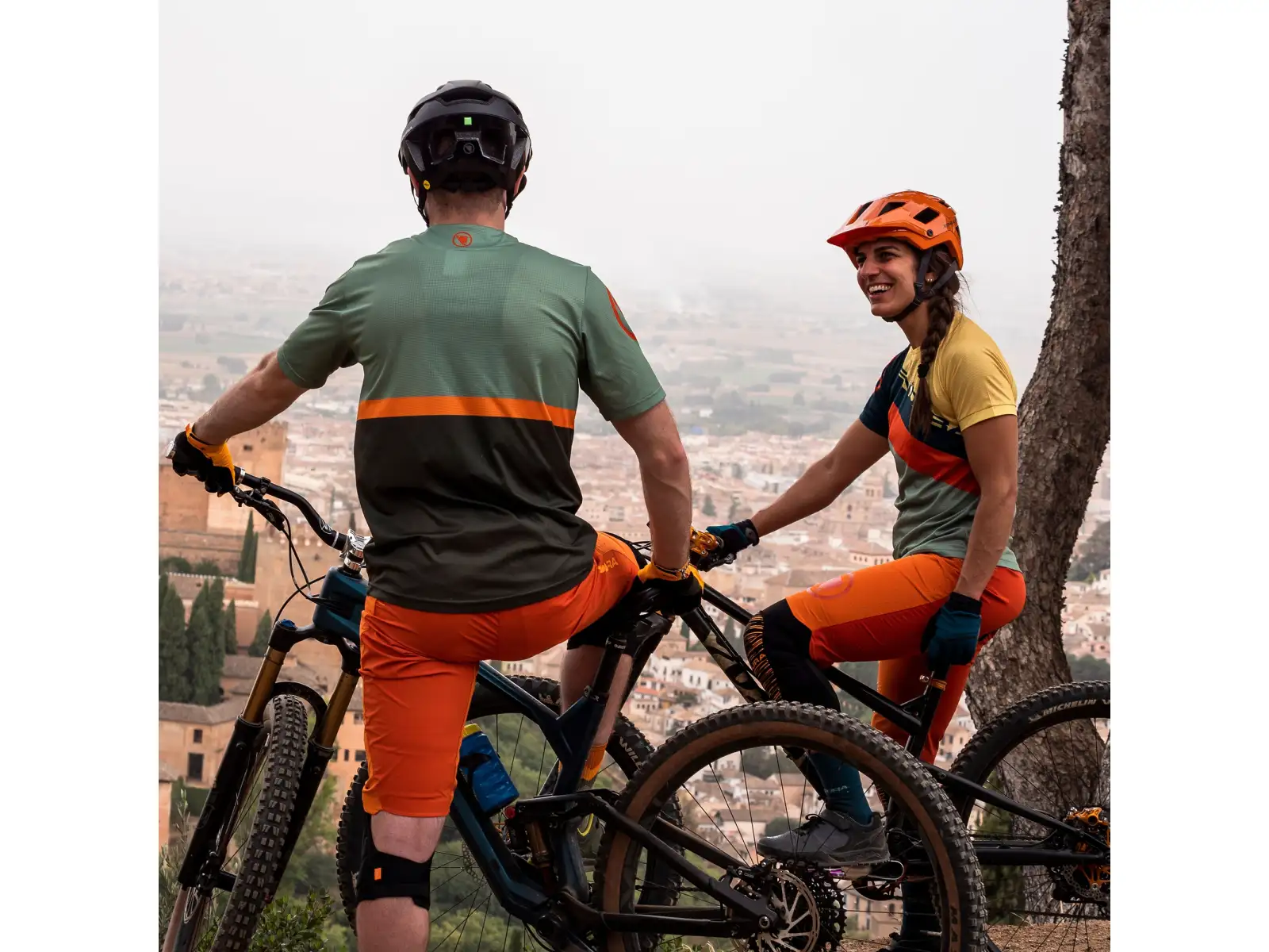 Endura SingleTrack Lite Short Fit pánské kraťasy Orange Harvest