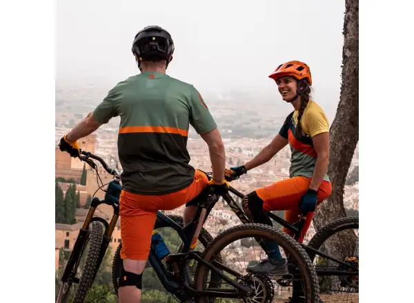 Endura SingleTrack Lite Short Fit pánské kraťasy Orange Harvest